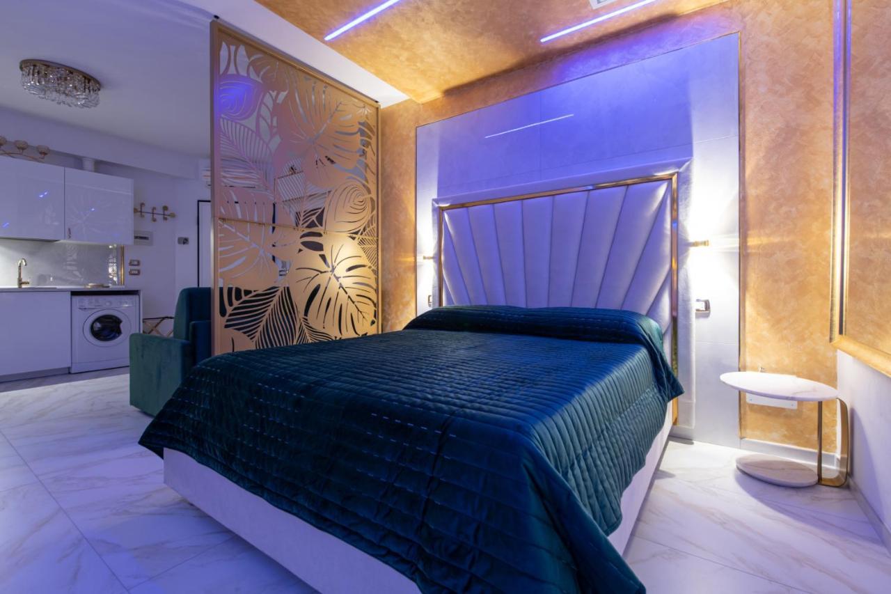 Fashion Apartment Gold Bologna With Jacuzzi & Car Garage Exterior photo